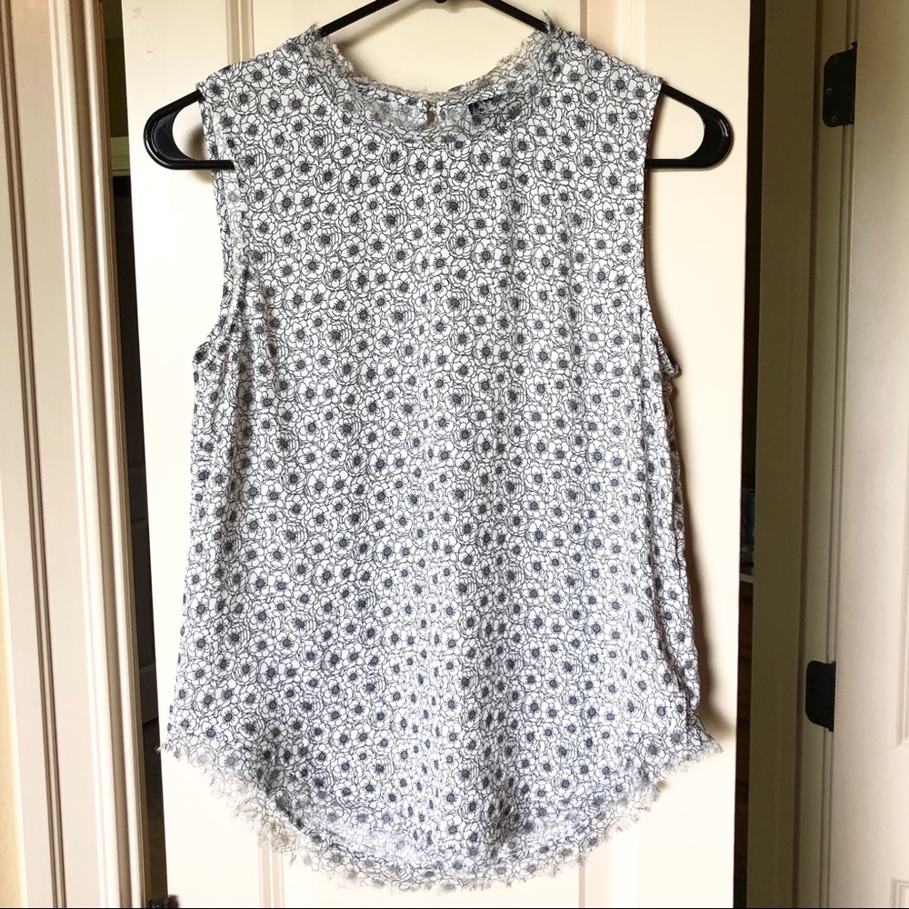 Who What Wear Floral Sleeveless Tank - XS